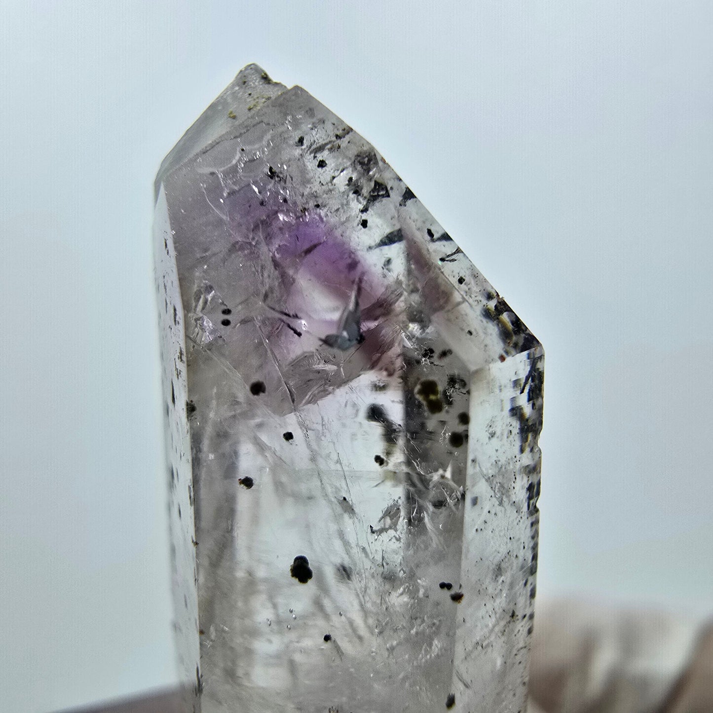 Améthyste fantôme avec hématite, mine Streep, Goboboseb, Namibie, 33 x 14 x 11 mm 