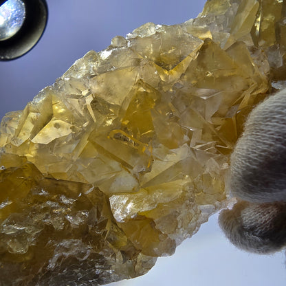 Grand spécimen de cube de fluorite fantôme, poche jaune miel, Okorusu, Namibie, 124 x 48 x 26 mm 