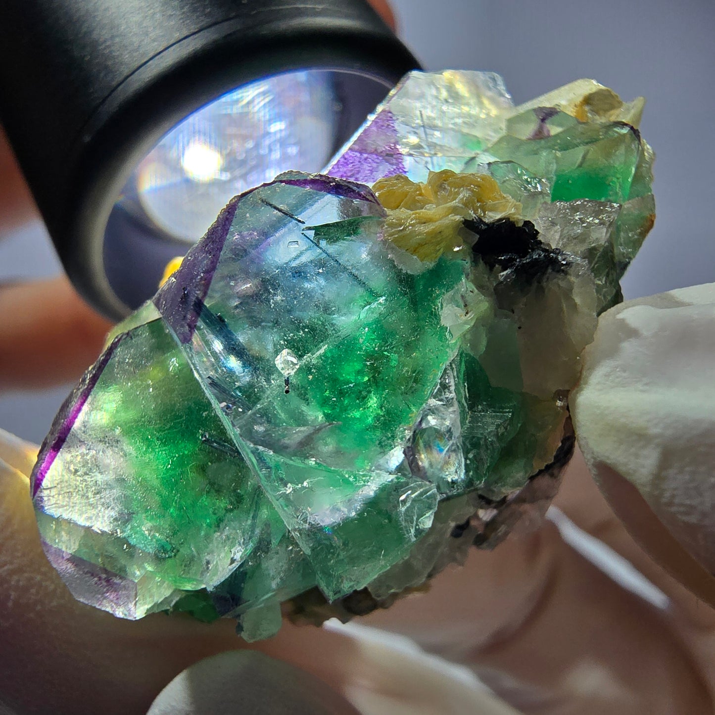 Cube de fluorite fantôme, zonal, muscovite, spécimen de tourmaline Schorl, Erongo, Namibie, 39 x 28 x 22 mm 