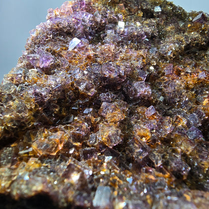 Grand spécimen de cube de fluorite fantôme double face, jaune violet, Okorusu, Namibie, 111 x 89 x 28 mm 