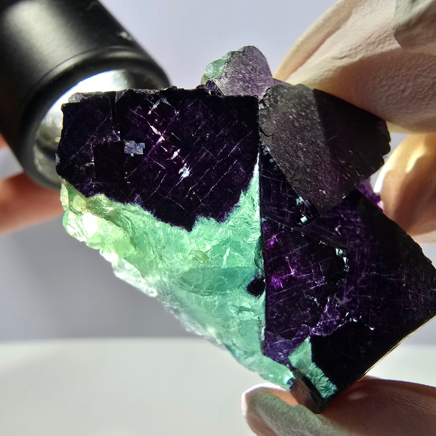 Spécimen de cube de fluorite fantôme vert violet zonal 11:11 Angel Pocket, Namibie 47*38*19mm 