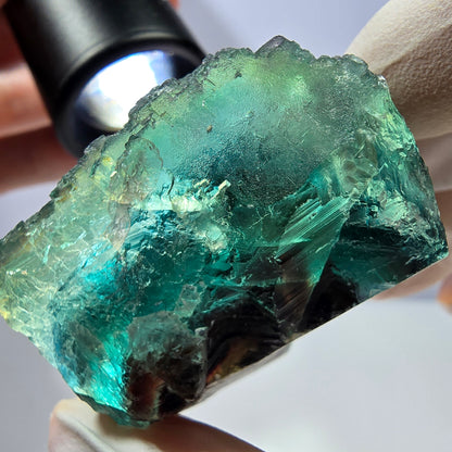Spécimen de cube de fluorite fantôme, parqueté vert violet Okorusu, Namibie 45*43*31 mm 