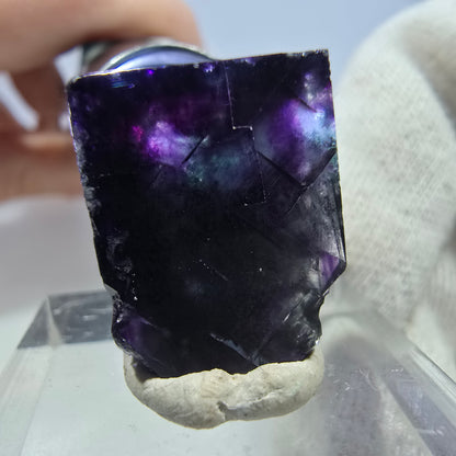 Spécimen de cube de fluorite fantôme transparente, vert-violet zonal, Okorusu, Namibie, 22 x 21 x 15 mm 