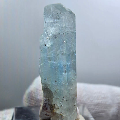 Aigue-marine rare, spécimen d'orthose, Erongo, Namibie, 35 x 12 x 8 mm 