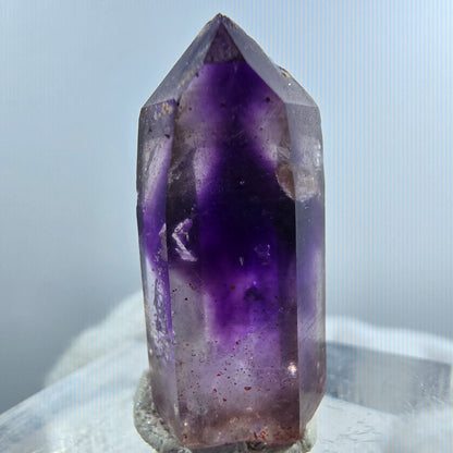 Pointe de sceptre en améthyste fantôme rare à Goboboseb, Namibie, 26 x 12 x 10 mm 