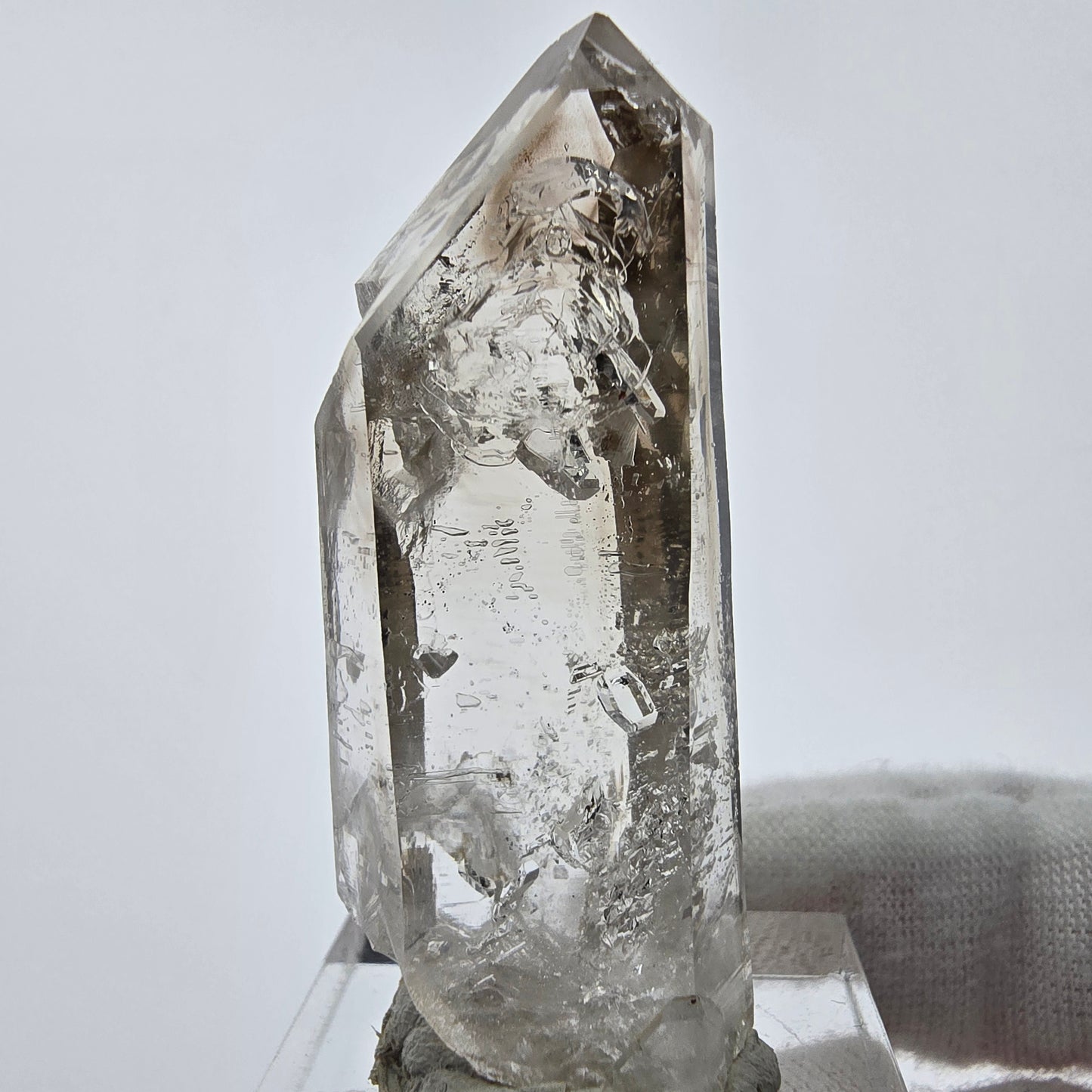 Enhydro Phantom Smoky Quartz Sceptre Tip 1x Bubble Goboboseb, Namibie 45*18*14mm 