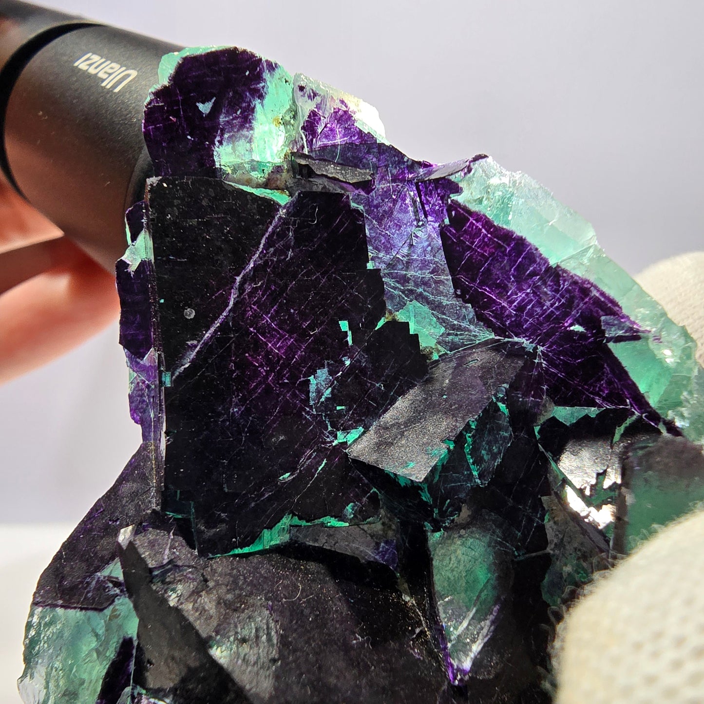 Spécimen de cube de fluorite fantôme vert violet zonal 11:11 Angel Pocket, Namibie 76*56*27mm 