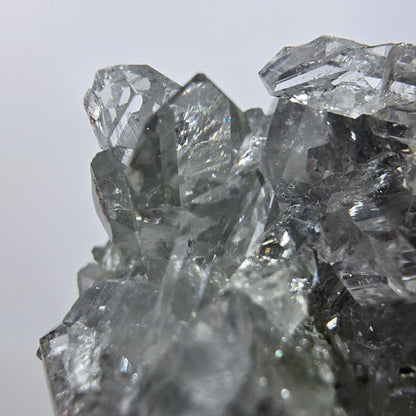 Quartz Harlequin Starburst, spécimen de préhnite, mine Streep, Goboboseb, Namibie, 44 x 39 x 25 mm 