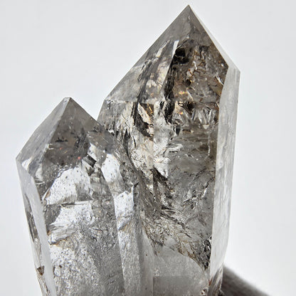 Sceptre de poche Saint-Valentin en quartz fumé fantôme squelette, Namibie, 47 x 33 x 29 mm 