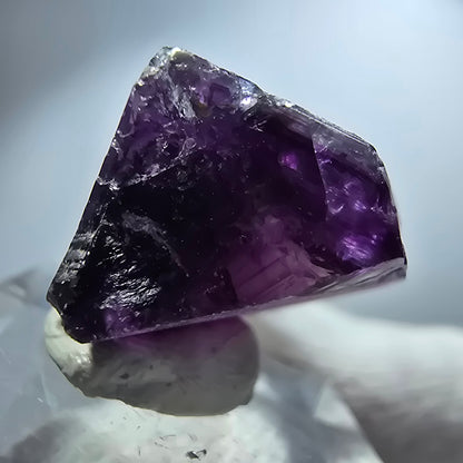 Rare spécimen de cube de fluorite fantôme, violet Okorusu, Namibie 23 x 22 x 17 mm 