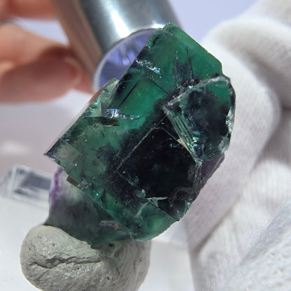 Rare spécimen de cube de fluorite fantôme, vert-violet zonal, Okorusu, Namibie, 31 x 21 x 15 mm 