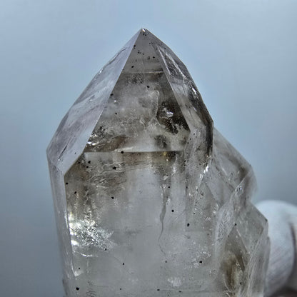 Quartz fumé fantôme DT Sceptre squelette Hématite Valentine Pocket Goboboseb Namibie 64*40*31mm 