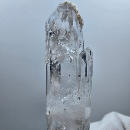 Quartz fumé lémurien Enhydro DT, quartz druze Valentine Pocket Goboboseb Namibie 69 x 17 x 13 mm 