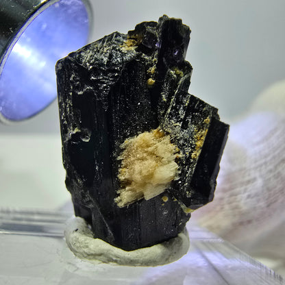 Spécimen de cube de fluorite fantôme zonal, de muscovite et de tourmaline Schorl, Erongo, Namibie, 20 x 19 x 13 mm 