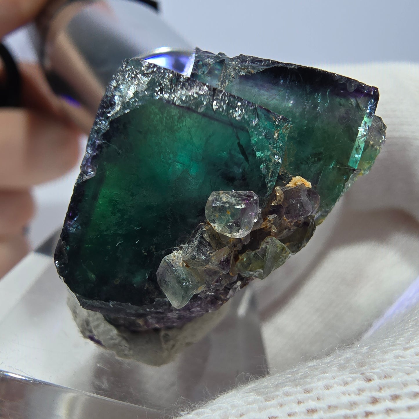 Spécimen zonal de cube de fluorite fantôme, vert violet, Okorusu, Namibie, 31 x 27 x 20 mm 