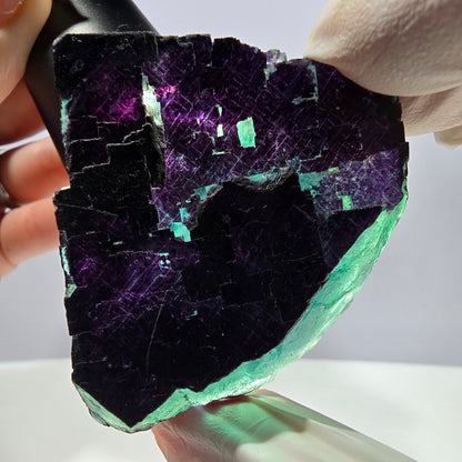 Spécimen de cube de fluorite fantôme vert violet zonal 11:11 Angel Pocket, Namibie 56*48*19mm 