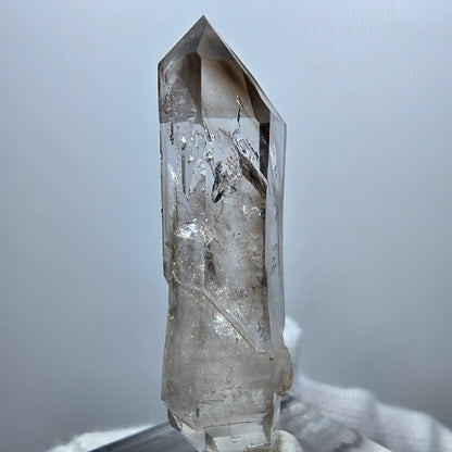 Quartz fumé fantôme transparent DT Scepter Point Goboboseb, Namibie 39 x 11 x 8 mm 