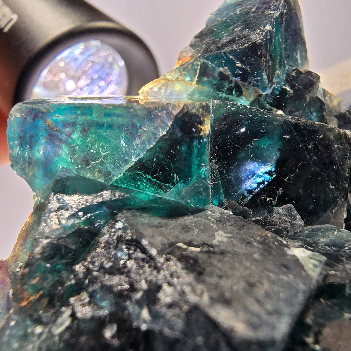 Rare spécimen de cube de fluorite fantôme, zonal – Nouvelle découverte ! Okorusu, Namibie, 67 x 62 x 27 mm 