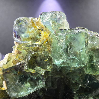 Rare Fluorite XX cube niveau vert avec inclusions 41*37*20mm Okorusu Namibie