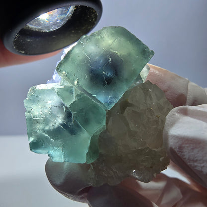 Rare cube de fluorite fantôme, spécimen de quartz vert violet Okorusu Namibie 44 x 32 x 26 mm 