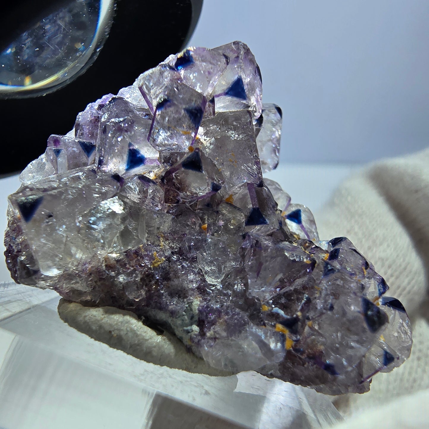 Spécimen rare de cube de fluorite fantôme zonal blanc violet Okorusu, Namibie 35*23*16mm 