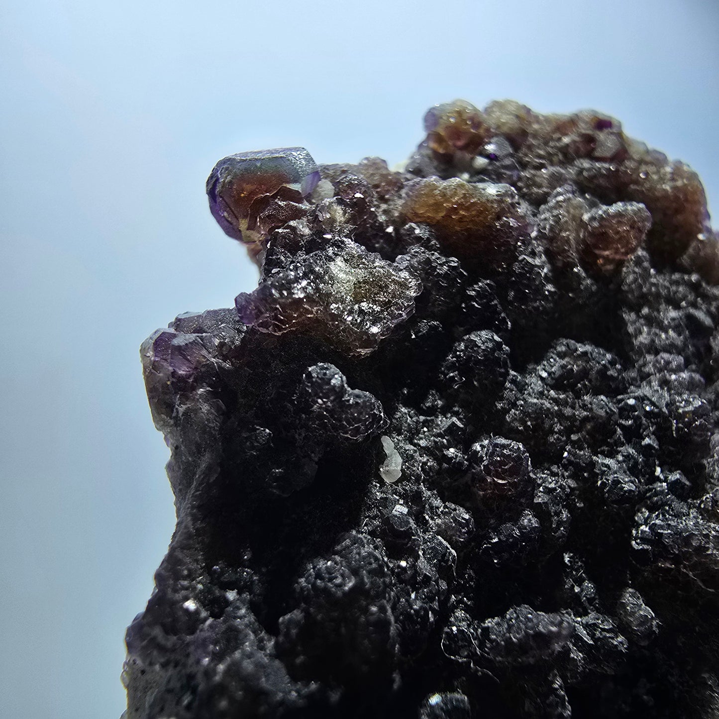 Spécimen rare de fluorite fantôme, hyalite et muscovite, Erongo, Namibie, 71 x 58 x 23 mm 