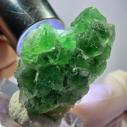 Cube de fluorite fantôme, muscovite et tourmaline Schorl, spécimen d'Erongo, Namibie, 29 x 19 x 17 mm 