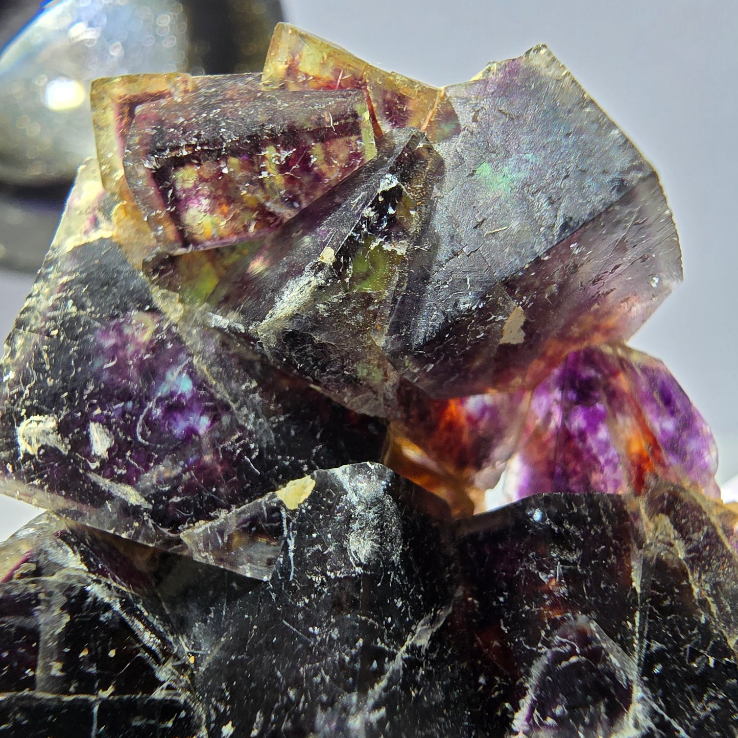 Rare spécimen de cube de fluorite fantôme, vert violet jaune Okorusu, Namibie 48 x 39 x 14 mm 