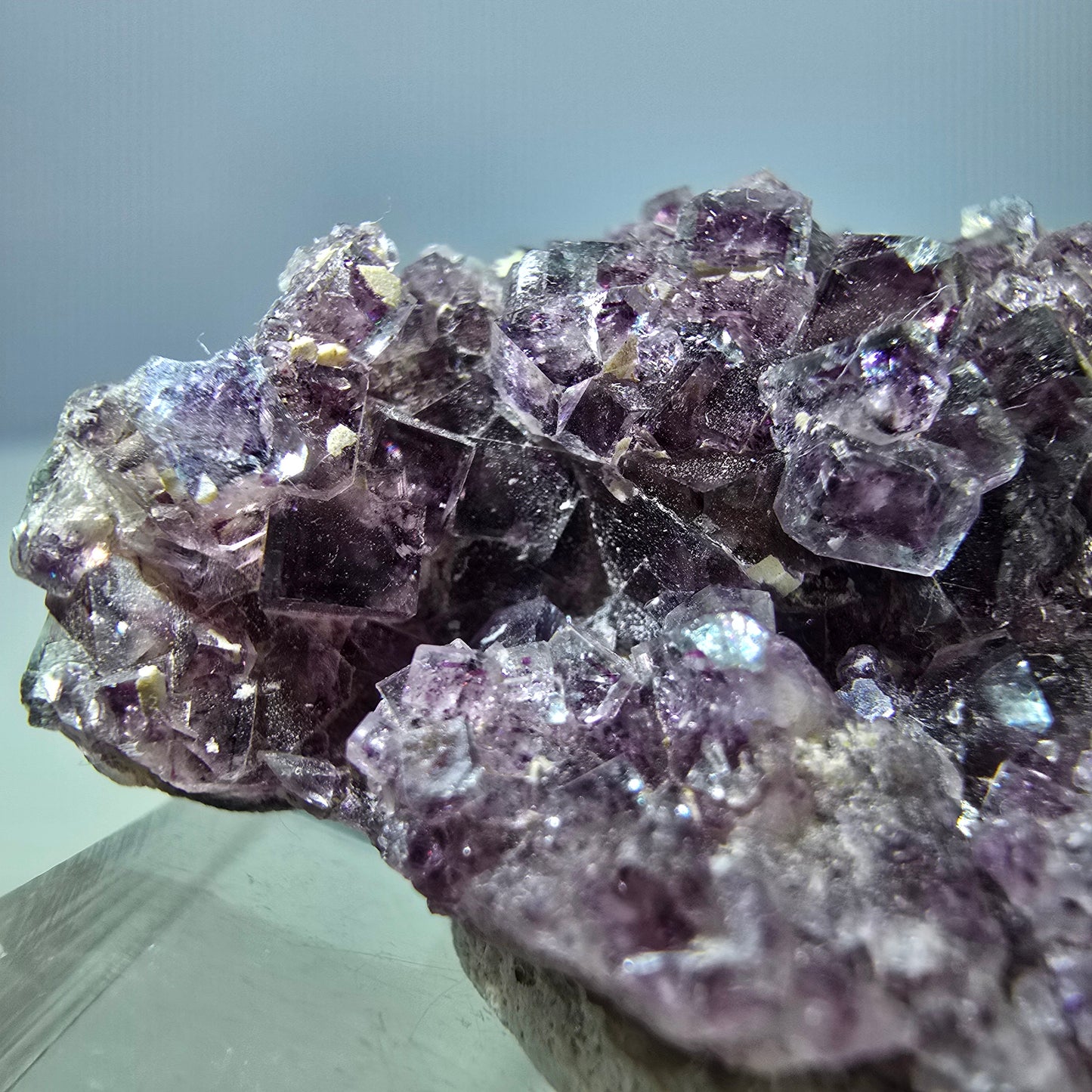 Spécimen rare de cube de fluorite fantôme, vert zonal et violet, Okorusu, Namibie, 38 x 28 x 12 mm