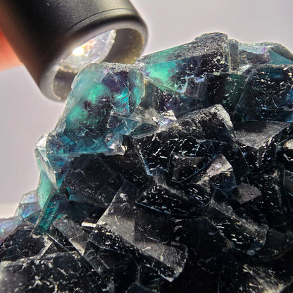 Grand spécimen de cube de fluorite fantôme, zonal – Nouvelle découverte ! Okorusu, Namibie, 105 x 79 x 31 mm 