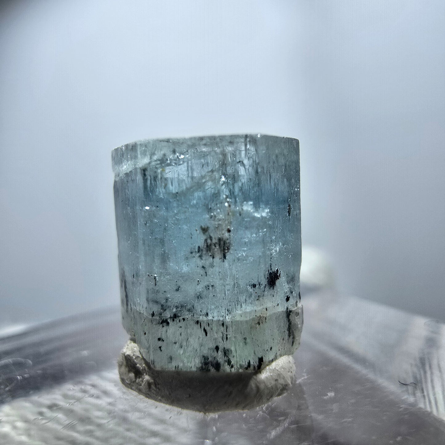 Seltener Aquamarin X mit Schörl Turmalin Erongo, Namibia 10*9*7mm