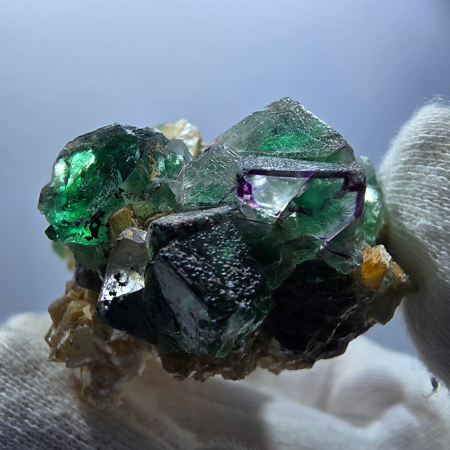 Cube de fluorite fantôme zonal, spécimen de muscovite, Erongo, Namibie, 75 x 49 x 41 mm 