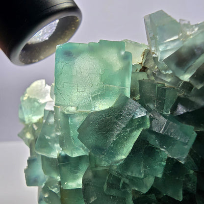 Grand spécimen de cube de fluorite fantôme, parqueté vert, Okorusu, Namibie, 104 x 82 x 43 mm 