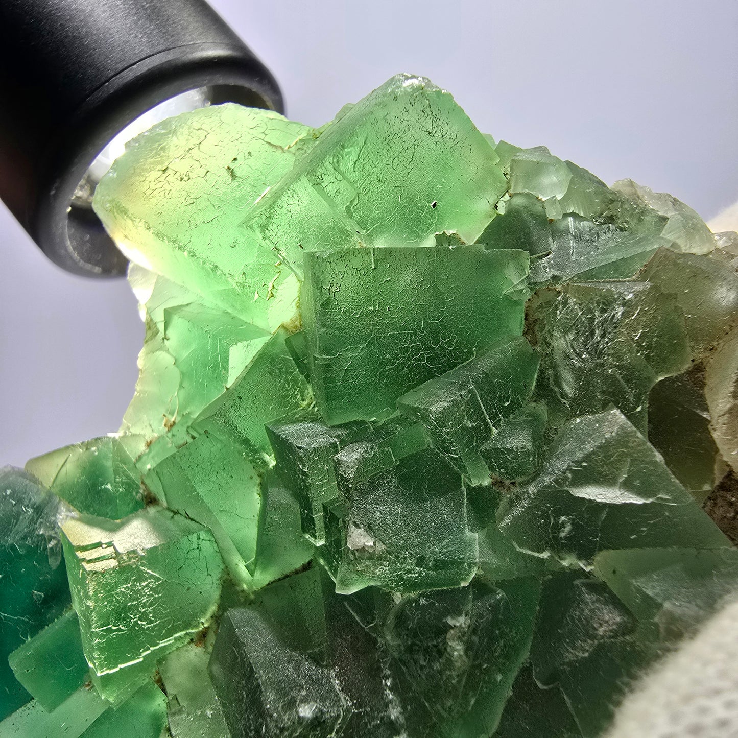 Grand cube de fluorite fantôme étagé, vert Okorusu Namibie 100*74*22mm 