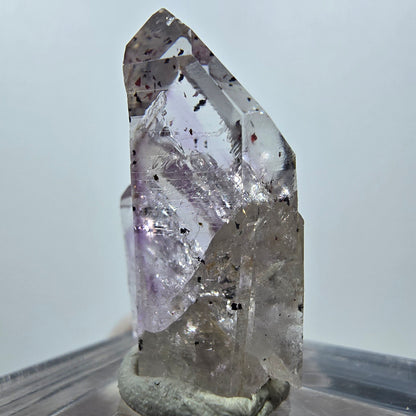 Mine d'améthyste Harlequin Phantom Streep, Goboboseb, Namibie, 26 x 14 x 11 mm 