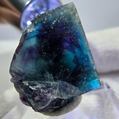 Spécimen de cube de fluorite fantôme, zonal – Nouvelle découverte ! Okorusu, Namibie, 23 x 20 x 13 mm 
