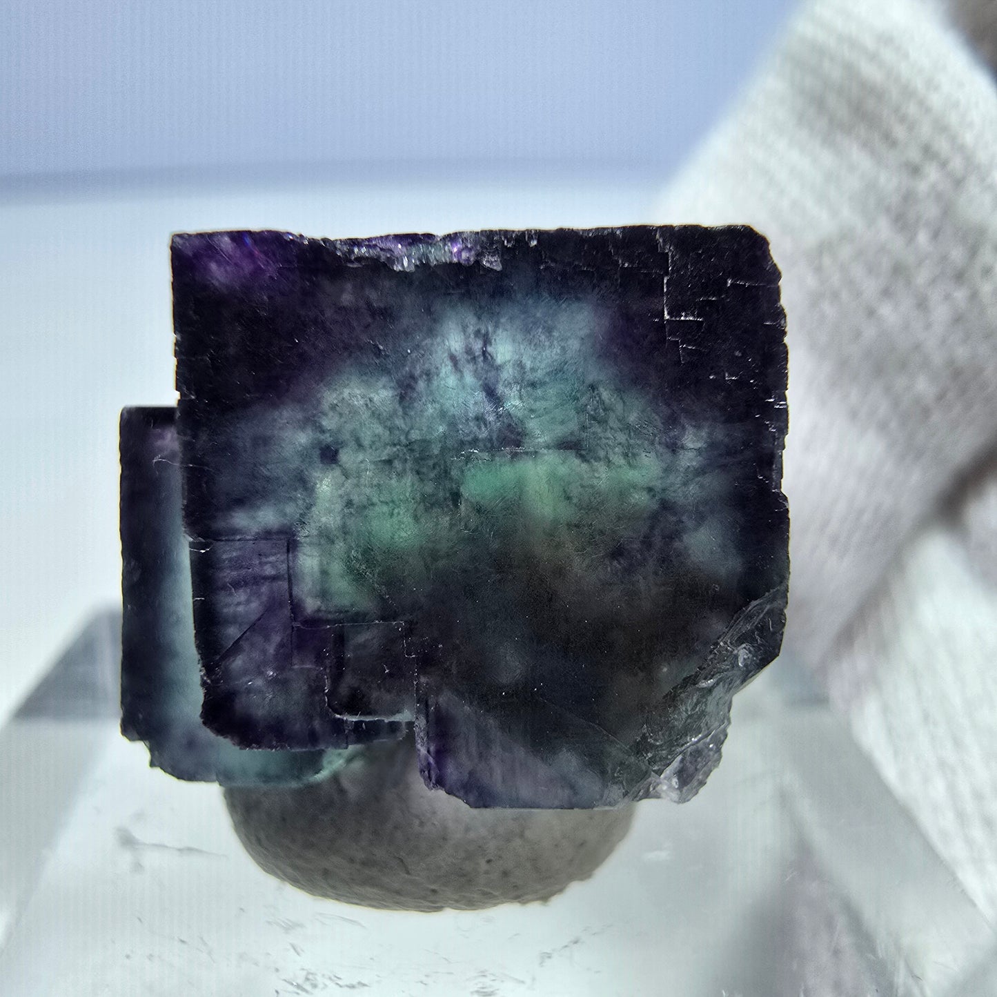 Rare spécimen de cube de fluorite fantôme, vert-violet zonal, Okorusu, Namibie, 19 x 17 x 14 mm 