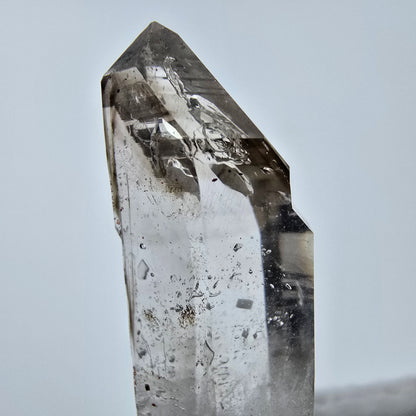 Enhydro Phantom Quartz fumé Sceptre Tip 1x Bubble Goboboseb, Namibie 50*16*16mm 