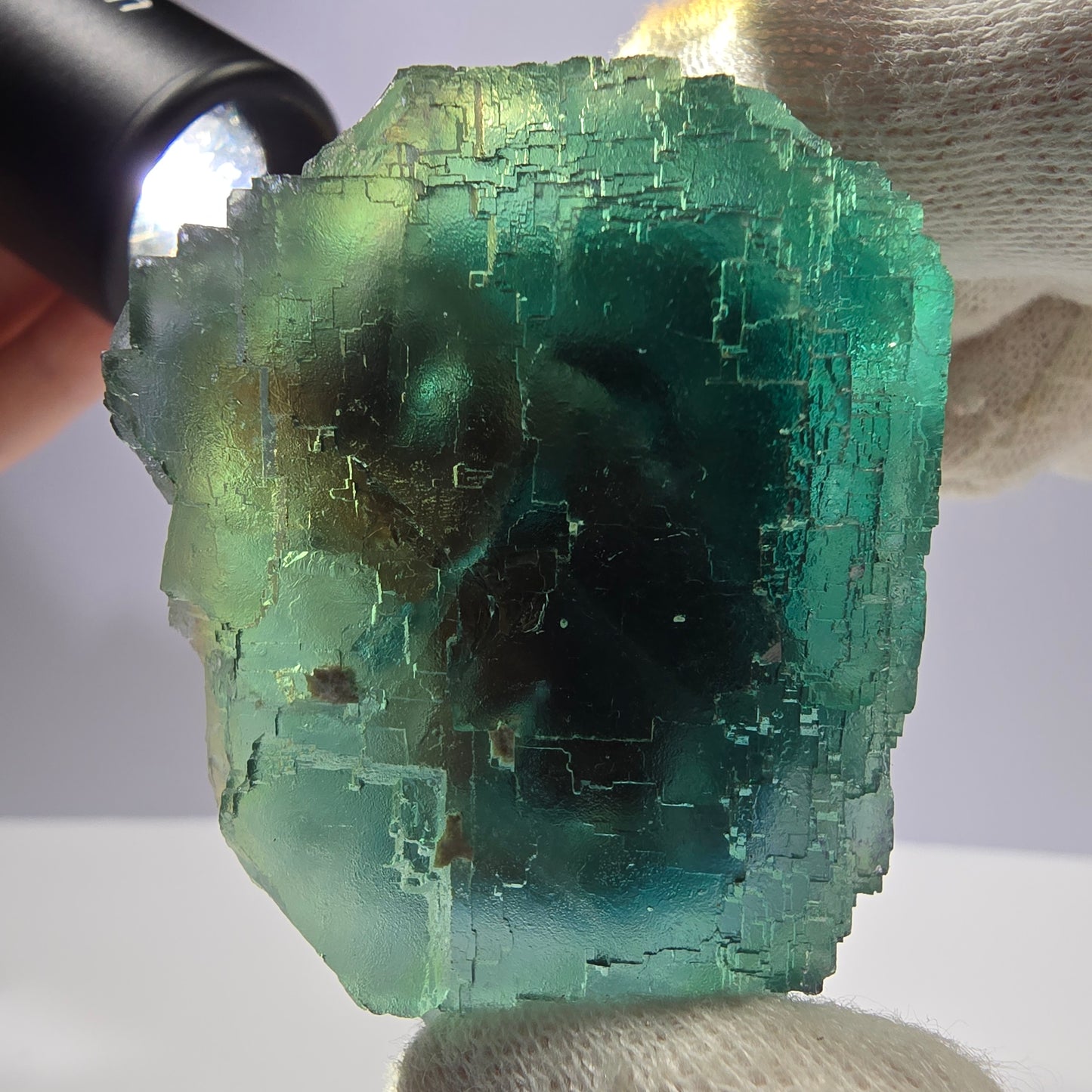Spécimen de cube de fluorite fantôme transparente, parqueté Okorusu Namibie 66*54*34mm 