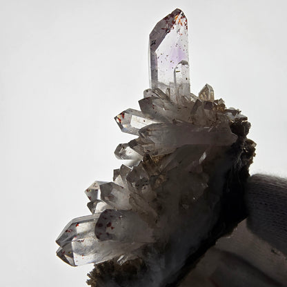 Quartz fumé Harlequin, spécimen de calcite UV, poche Valentine Goboboseb, Namibie, 79 x 63 x 34 mm 