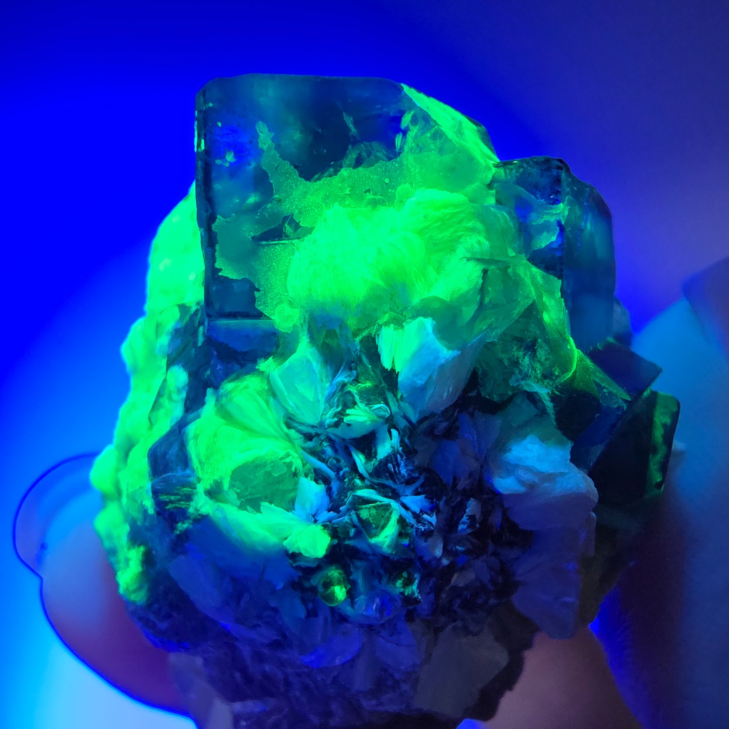 Phantom fluorite, hyalite, muscovite, orthoclase stage Erongo, Namibia 47*43*36mm 