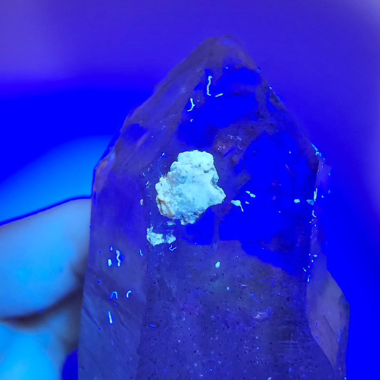 Quartz fumé squelette Enhydro DT, calcite UV, 1 poche Bubble Valentine, Namibie 87 x 34 x 24 mm 