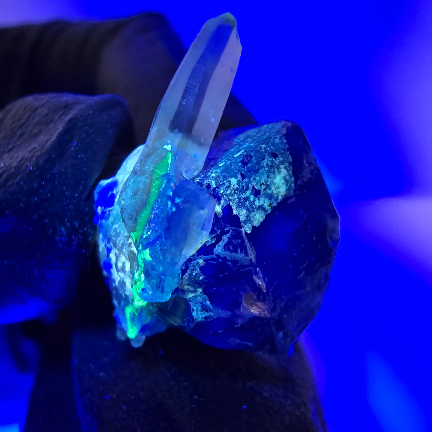 Cube de fluorite fantôme, quartz fumé, hyalite et muscovite, spécimen d'Erongo, Namibie, 20 x 15 x 13 mm 