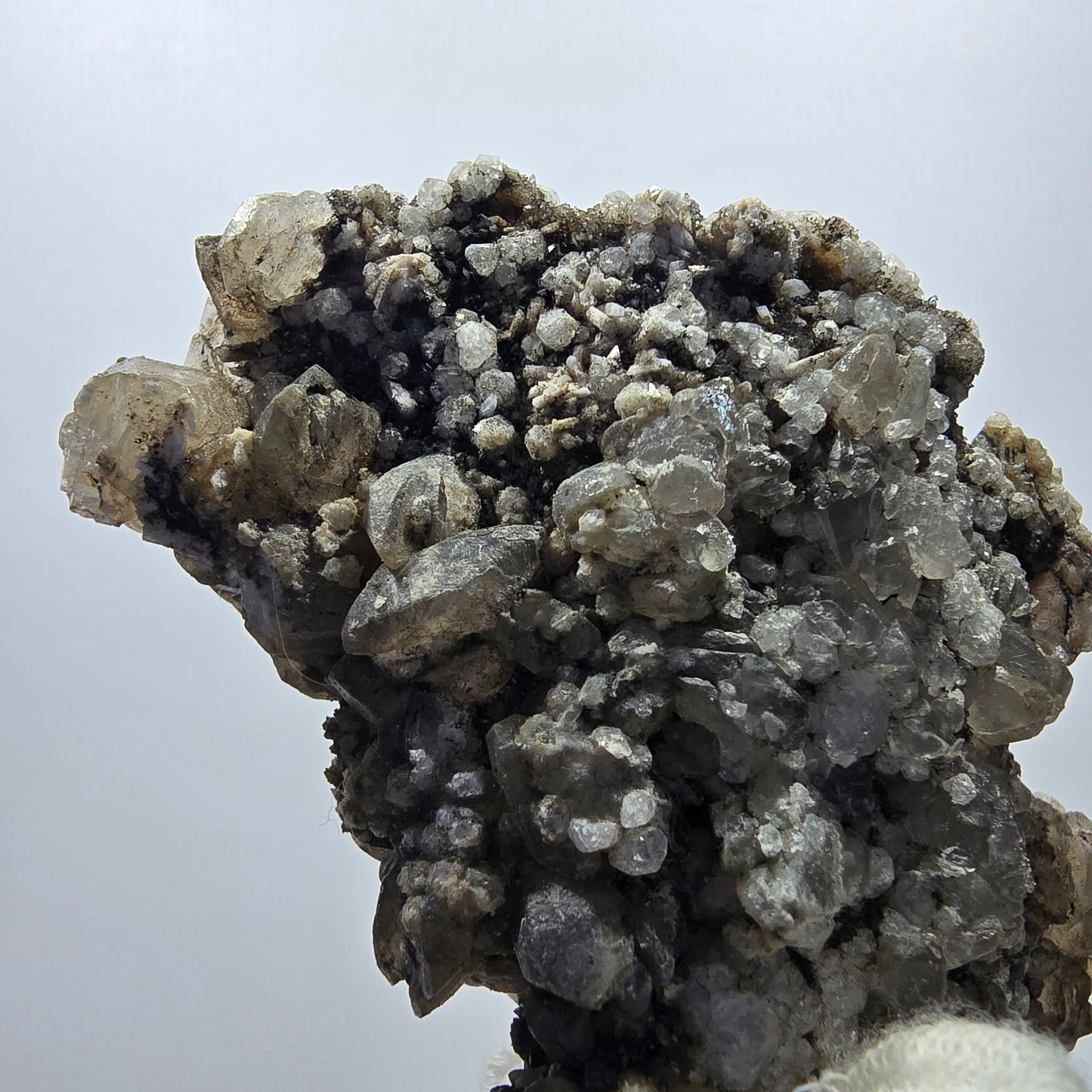 Quartz fumé Harlequin DT, calcite UV, spécimen de chrysocolle, Valentine Pocket, Namibie, 108 x 64 x 44 mm 
