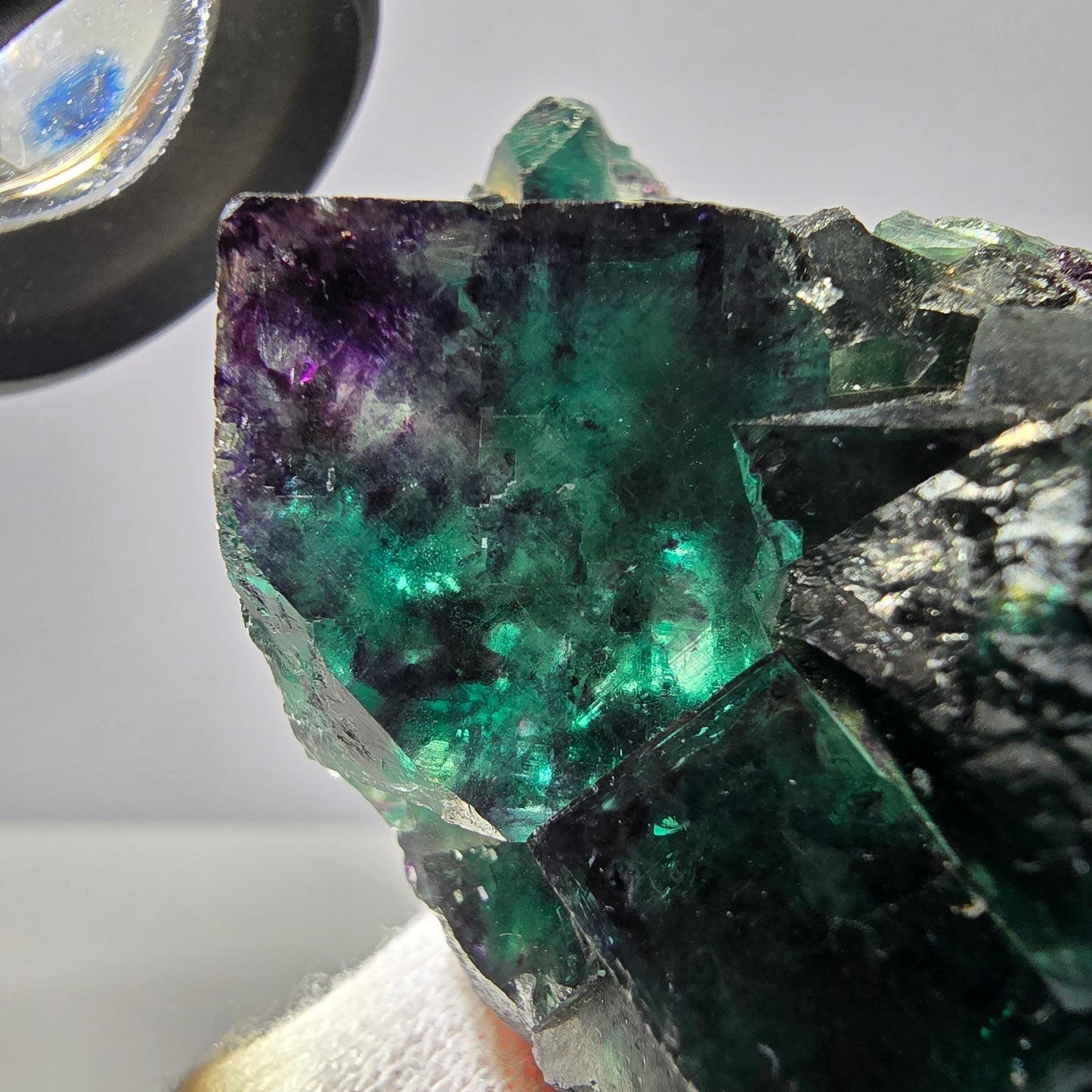 Rare spécimen de cube de fluorite fantôme, parqueté zonal Okorusu Namibie 73 x 44 x 33 mm 