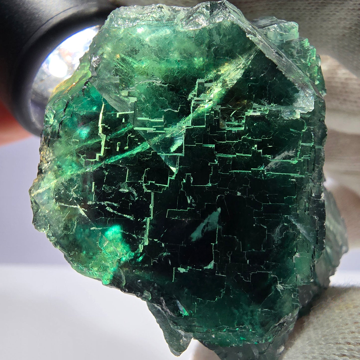 Cube de fluorite fantôme parqueté vert violet Okorusu Namibie 65*61*37mm 