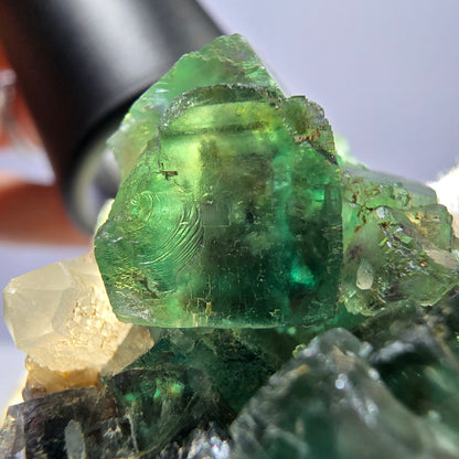 Phantom Fluorit Würfel Stufe parkettiert mit Quarz Okorusu Namibia 70*42*32mm