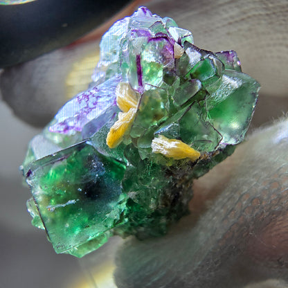 Spécimen de cube de fluorite fantôme zonal, de muscovite et de tourmaline Schorl, Erongo, Namibie, 27 x 25 x 24 mm 