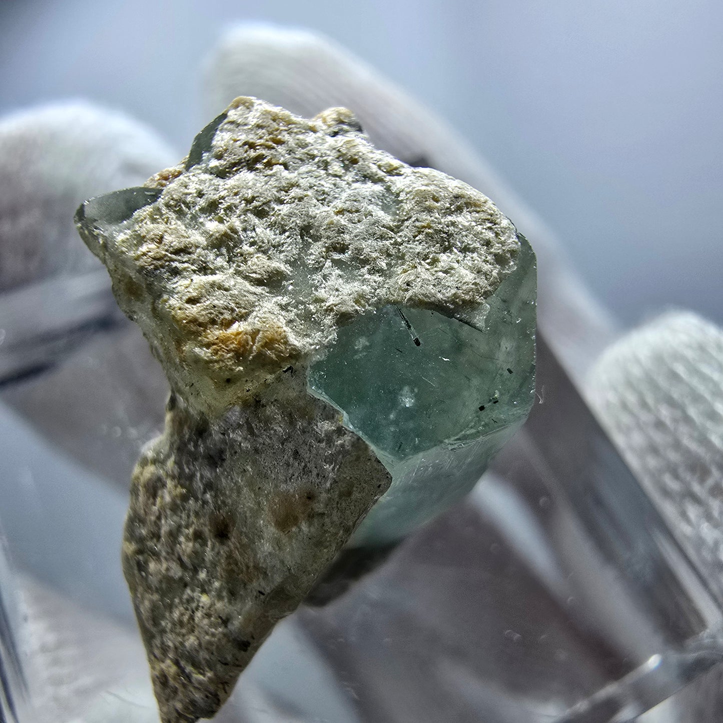 Cristal d'aigue-marine X rare, bleu Erongo, Namibie 22 x 15 x 11 mm 