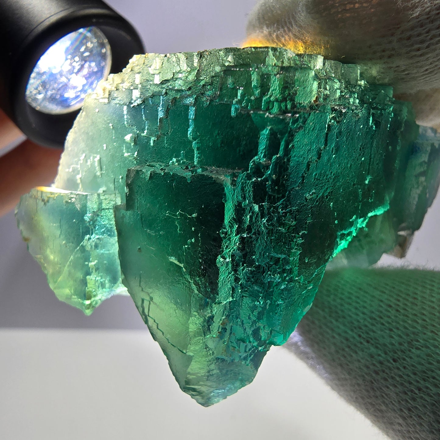 Rare spécimen de cube de fluorite fantôme, parqueté vert Okorusu, Namibie, 80 x 50 x 37 mm 
